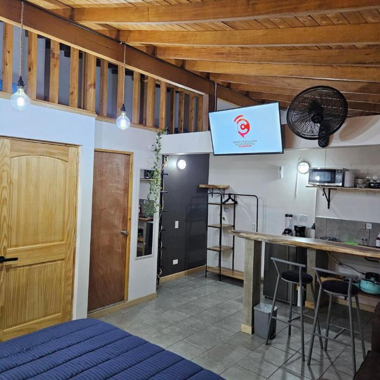 Cozy, Convenient and Affordable Loft In Laureles - One-Bedroom Apartment - 8