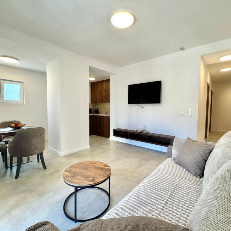 Comfort Apartments Balkan - Apartman s 1 Spavaćom Sobom i Balkonom - 1