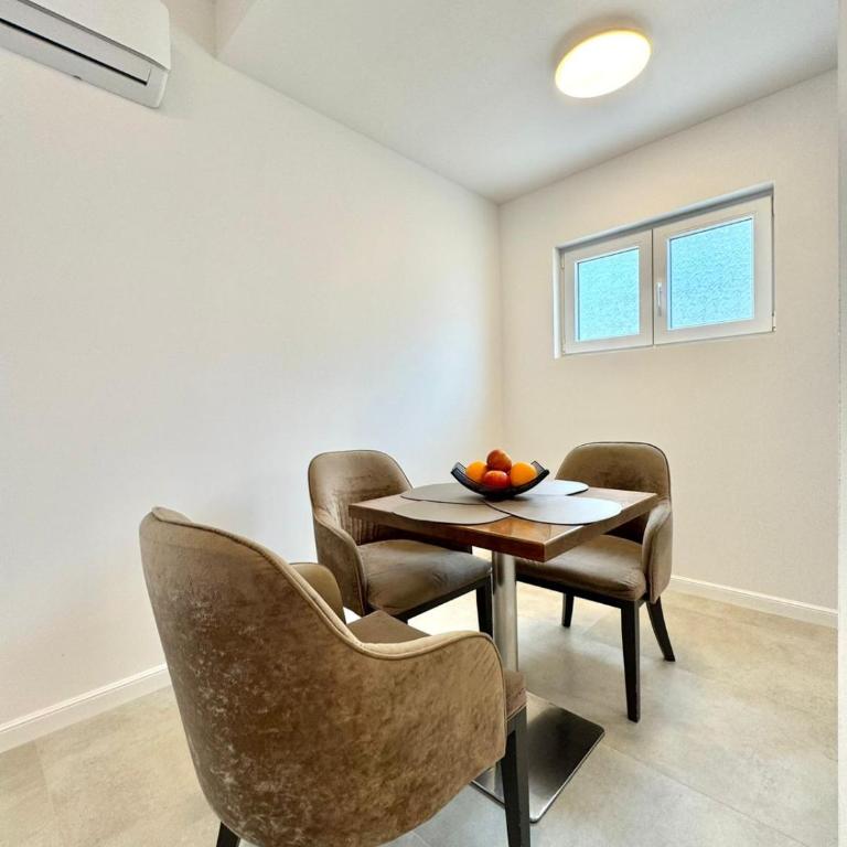 Comfort Apartments Balkan - Apartman s 1 Spavaćom Sobom i Balkonom - 4