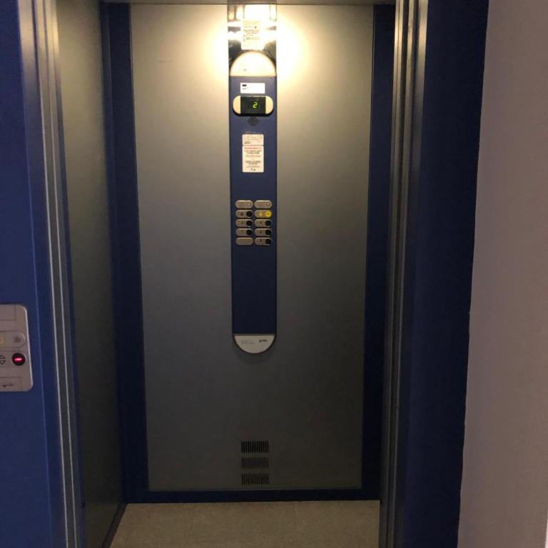 PM 3 Via Massimiliano Grazia - Appartamento con 2 Camere da Letto - 14