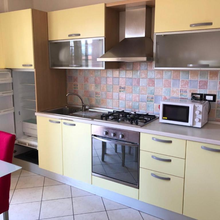 PM 3 Via Massimiliano Grazia - Appartamento con 2 Camere da Letto - 16