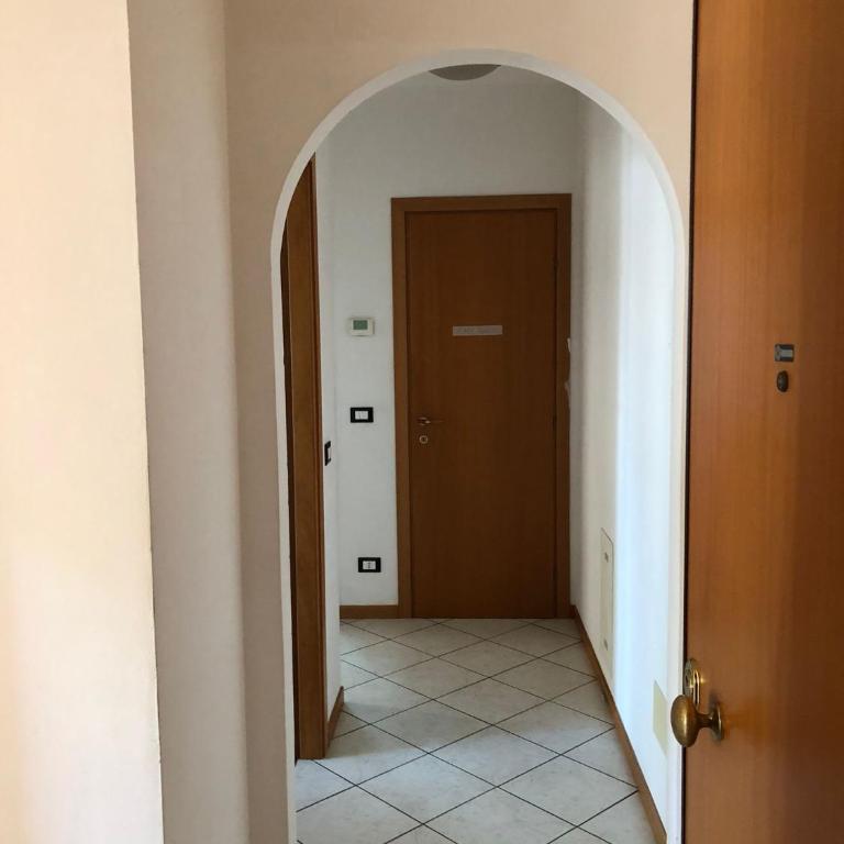 PM 3 Via Massimiliano Grazia - Appartamento con 2 Camere da Letto - 30