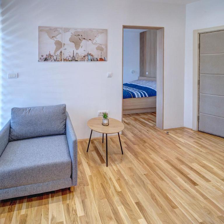 Spa King Apartments 3 - One-Bedroom Apartment - 8