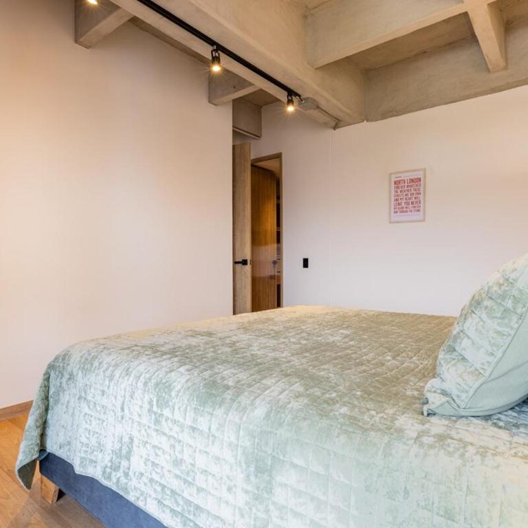 Spacious 2H Modern in Envigado - Two-Bedroom Apartment - 36