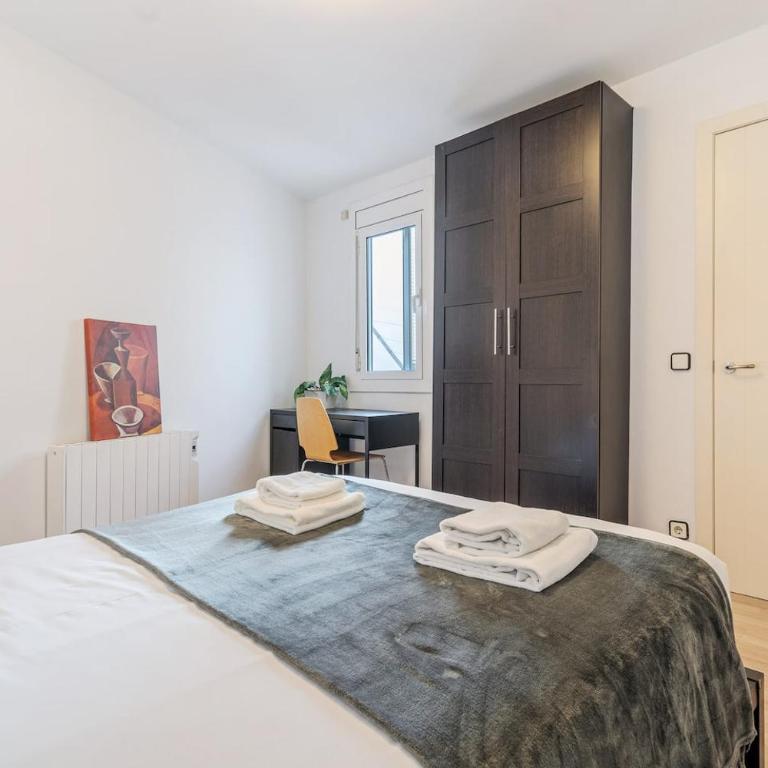 Avenida Gaudí View 2-Min to Sagrada - Three-Bedroom Apartment - 15