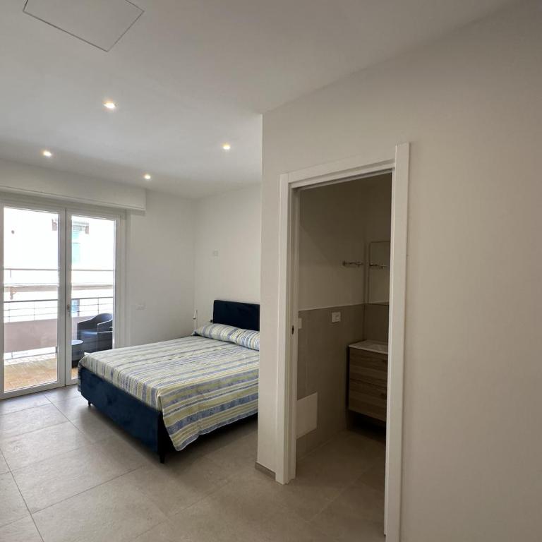 Cagliari Rooms - Camera Matrimoniale con Balcone - 6