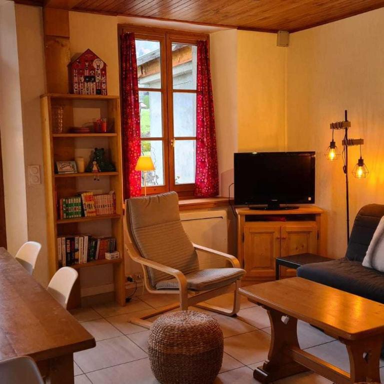 Maison familiale à Morillon, sauna et jardin - Appartement 2 Chambres - 10