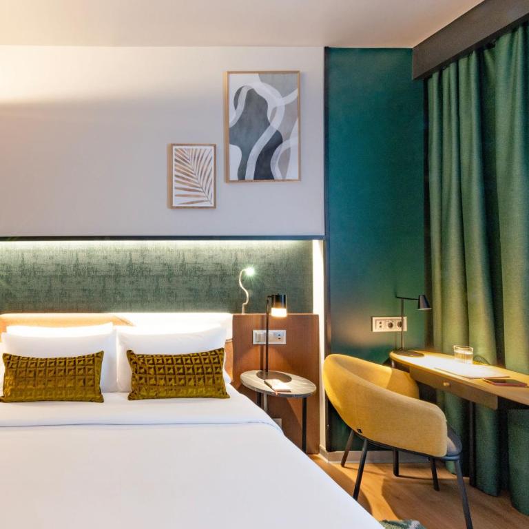 Crowne Plaza Madrid - Centre Retiro by IHG - Standard Room - 4