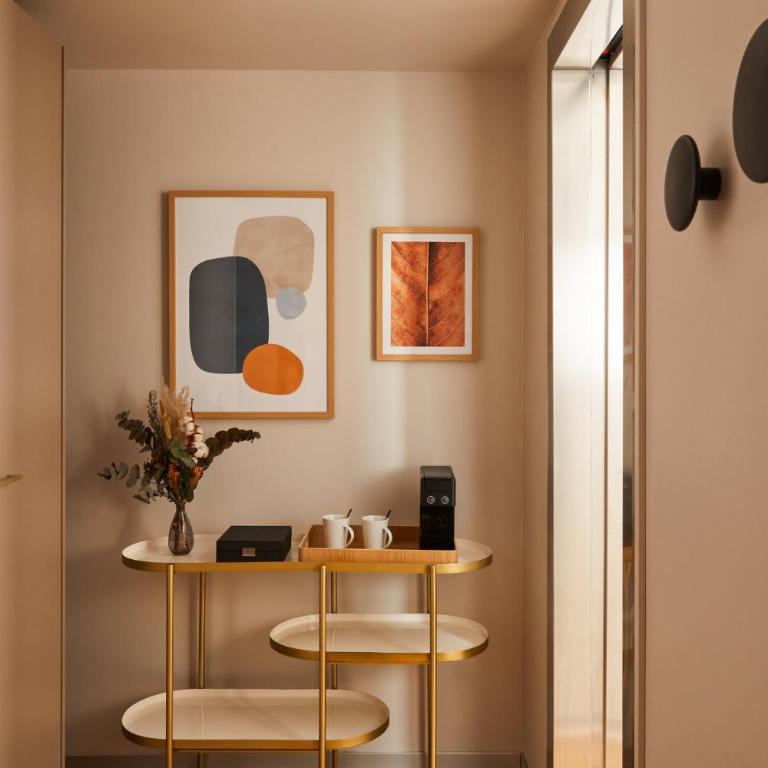 Crowne Plaza Madrid - Centre Retiro by IHG - Junior King Suite with Sofa Bed - 4