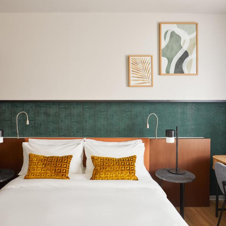 Crowne Plaza Madrid - Centre Retiro by IHG - Standard Queen Room - 5