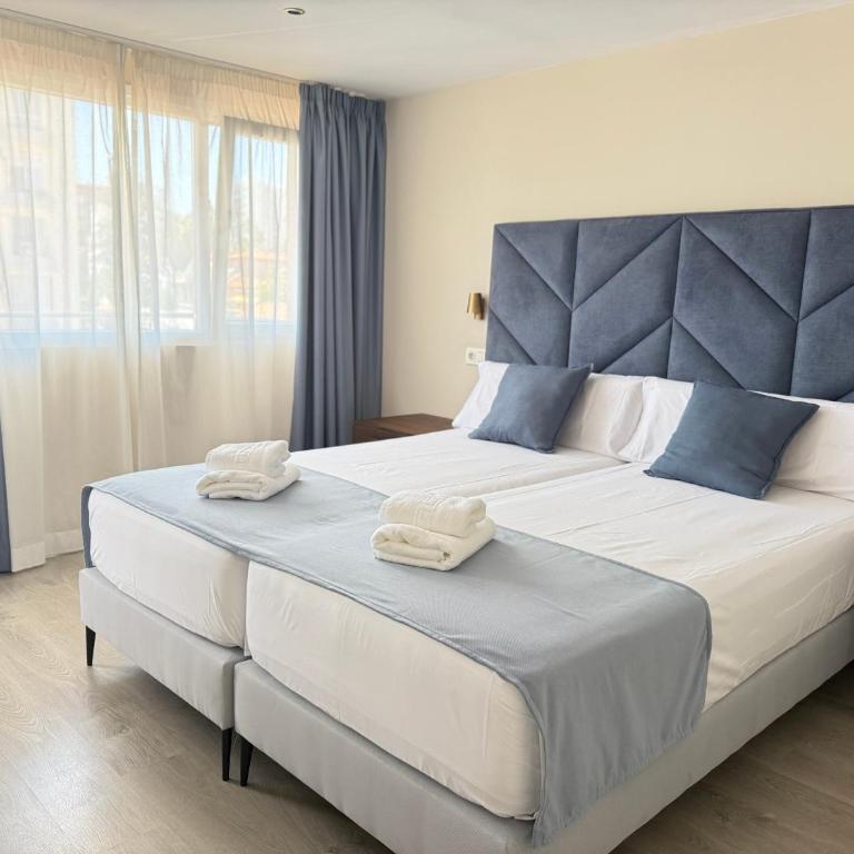 Hotel Marina Benalmádena - Habitación Doble con terraza - 2 camas - 6