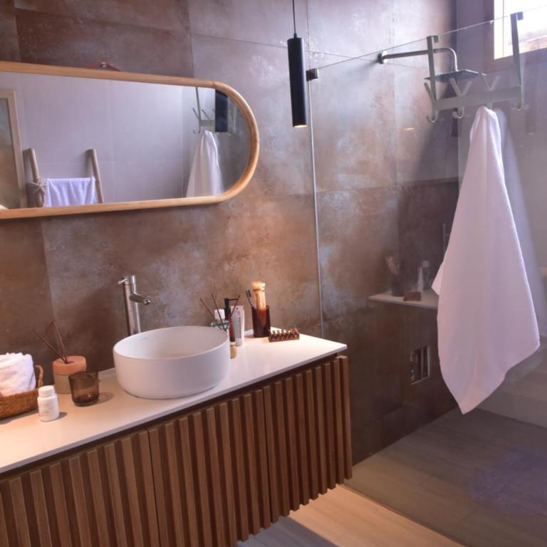 Cocolobos Beach Resort - Deluxe Villa - 4