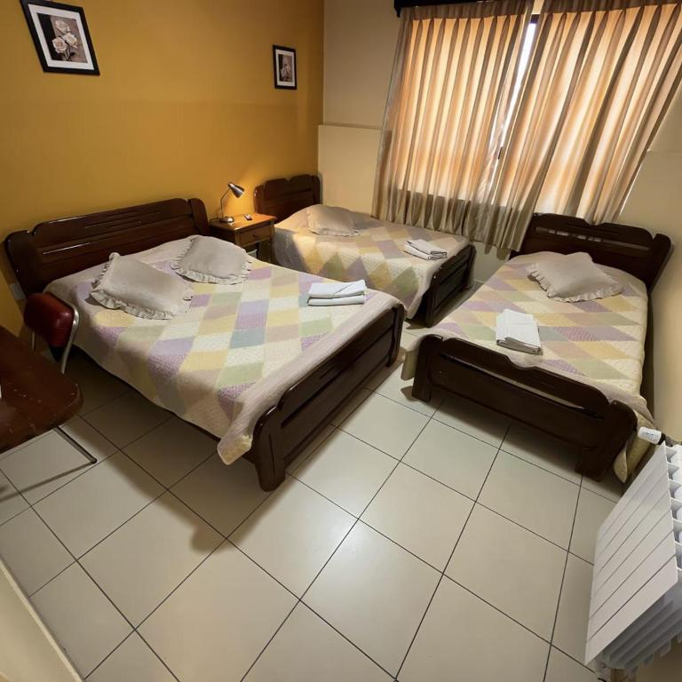 Mitru Express Tupiza - Triple Room with Shared Bathroom - 2