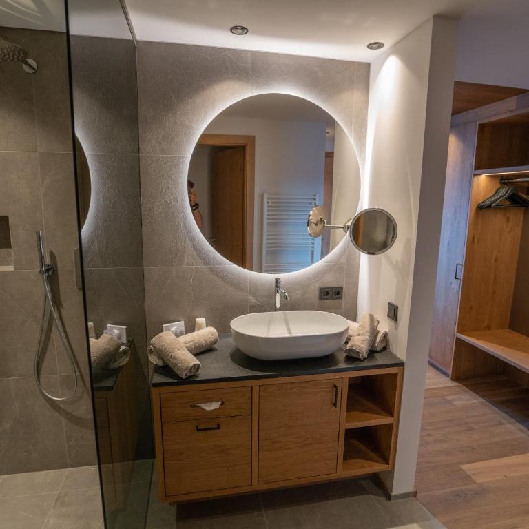 Hotel Purvita - Ski In Ski Out - Infinity Pool - Deluxe Suite - 1