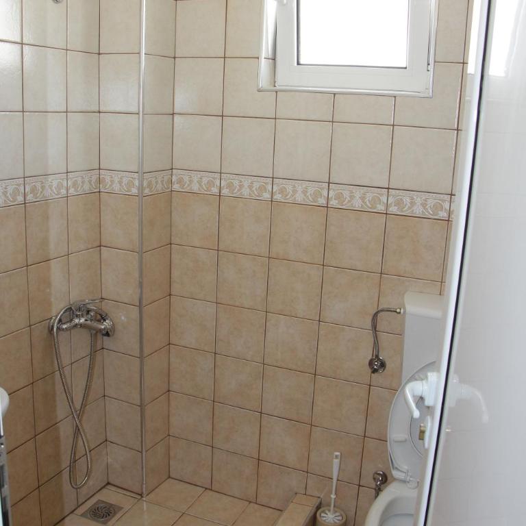 Apartments Family Ibrahimi - Apartman s 2 Spavaće Sobe sa Balkonom i Terasom - 10