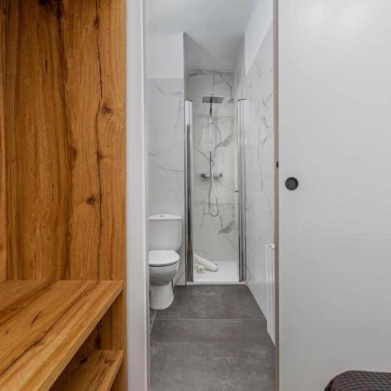 Poble Sec 3BR 2BA Balcony Sleeps 7 - Apartment - 22