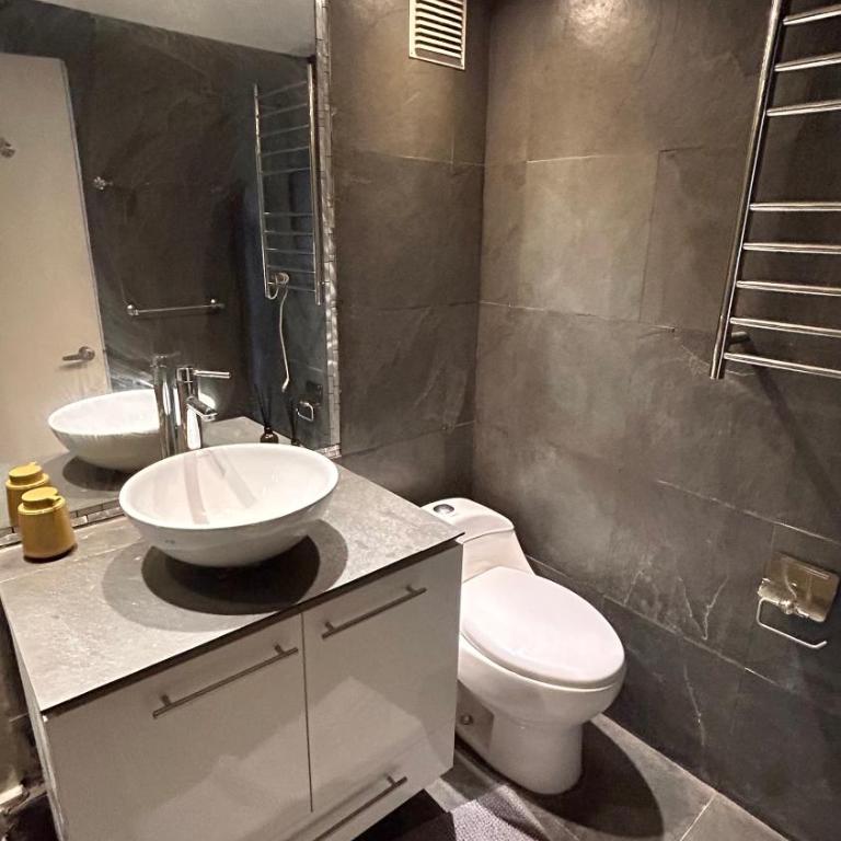 Amplio dpto a pasos del Parque Arauco con Aire Acondicionado - Apartamento - 25