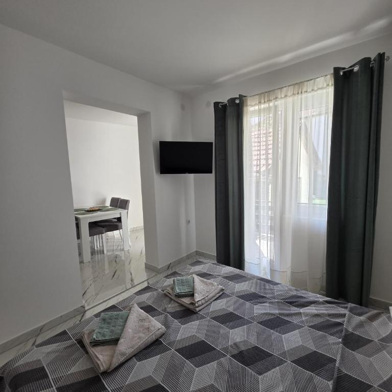 Studio IV - One-Bedroom Apartment - 2