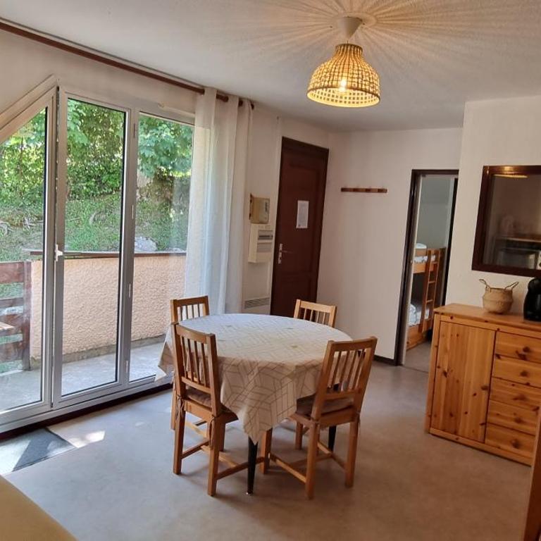Appartement lumineux, 2 ch, 4 à 5p, balcon, parking - Appartamento con 3 Camere da Letto - 8