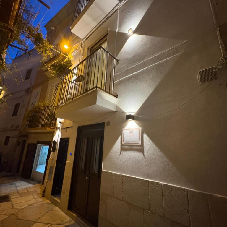 RomiRooms - Camera Matrimoniale Deluxe con Balcone - 33