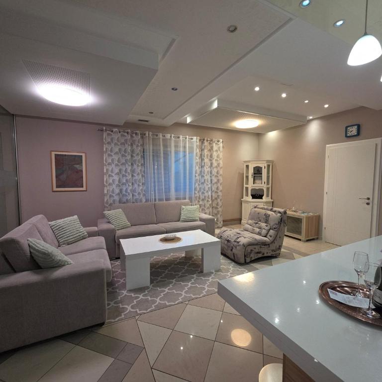 Apartmani EMA Bihać - Two-Bedroom Apartment - 9