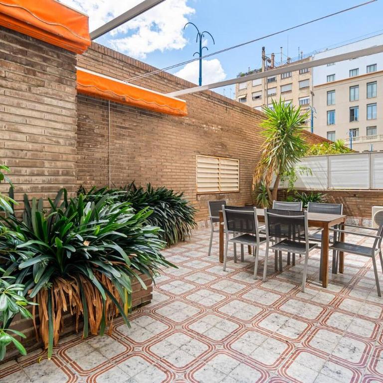 Sunny Terrace Retreat AC 3BR2BA - Apartment - 1