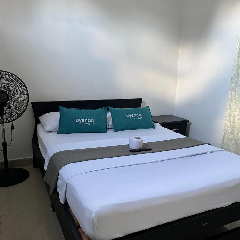 Hotel Marlon - Standard Double Room - 2