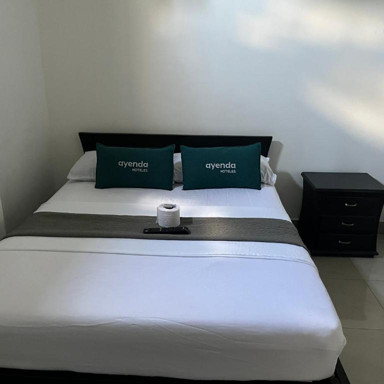 Hotel Marlon - Standard Double Room - 3
