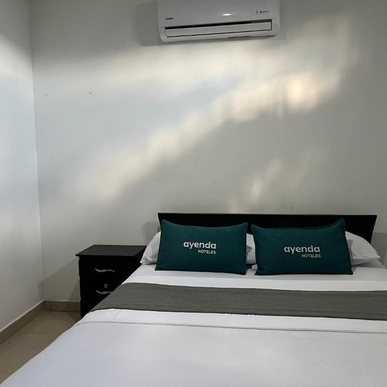 Hotel Marlon - Superior Double Room - 3