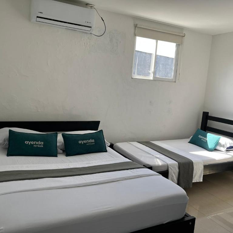 Hotel Marlon - Superior Triple Room - 3