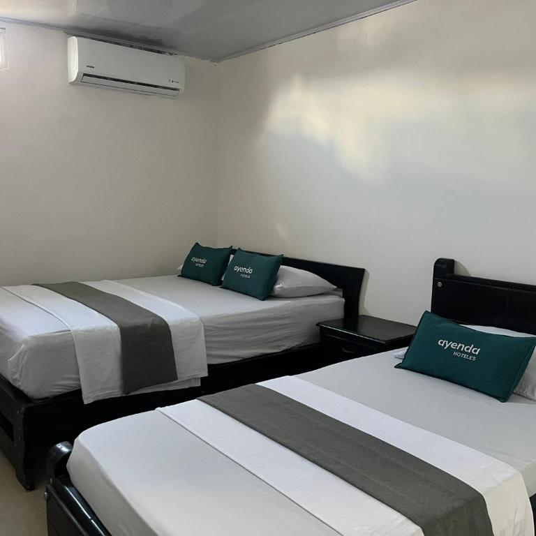 Hotel Marlon - Superior Triple Room - 6