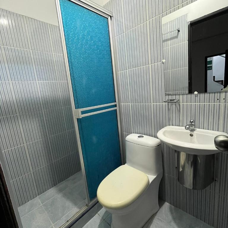 Hotel Marlon - Standard Triple Room - 5