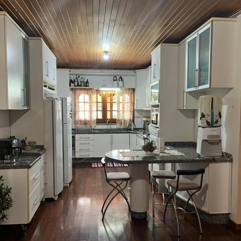 Rally House - Four-Bedroom House - 3