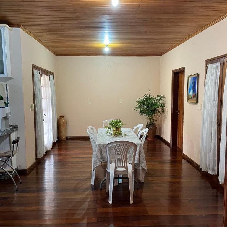 Rally House - Four-Bedroom House - 5