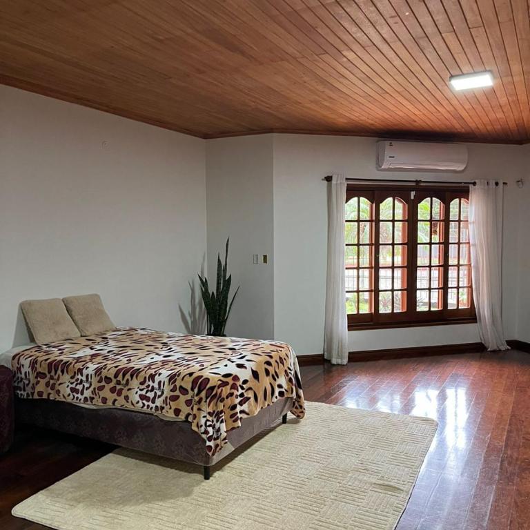 Rally House - Four-Bedroom House - 13
