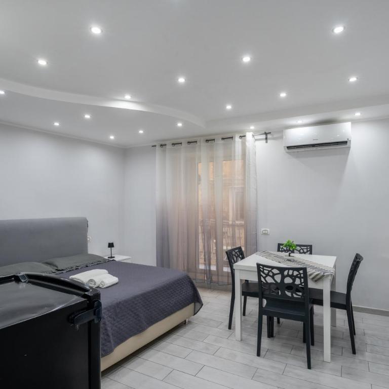 Smart’s House Deluxe Quartieri Spagnoli - Appartamento con 1 Camera da Letto - 1