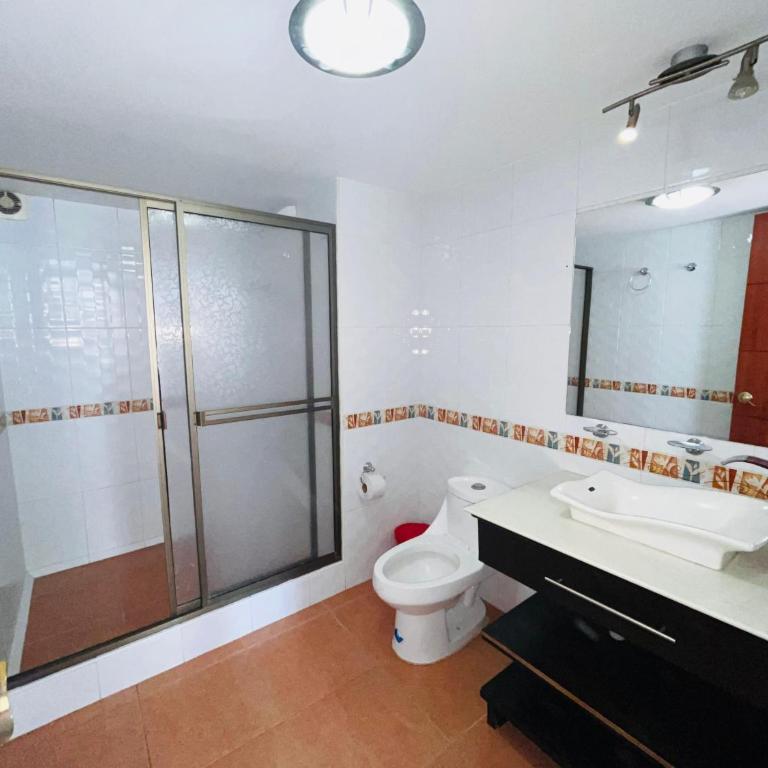 Hotel brooklyn - Habitación Doble con baño privado - 2 camas - 2