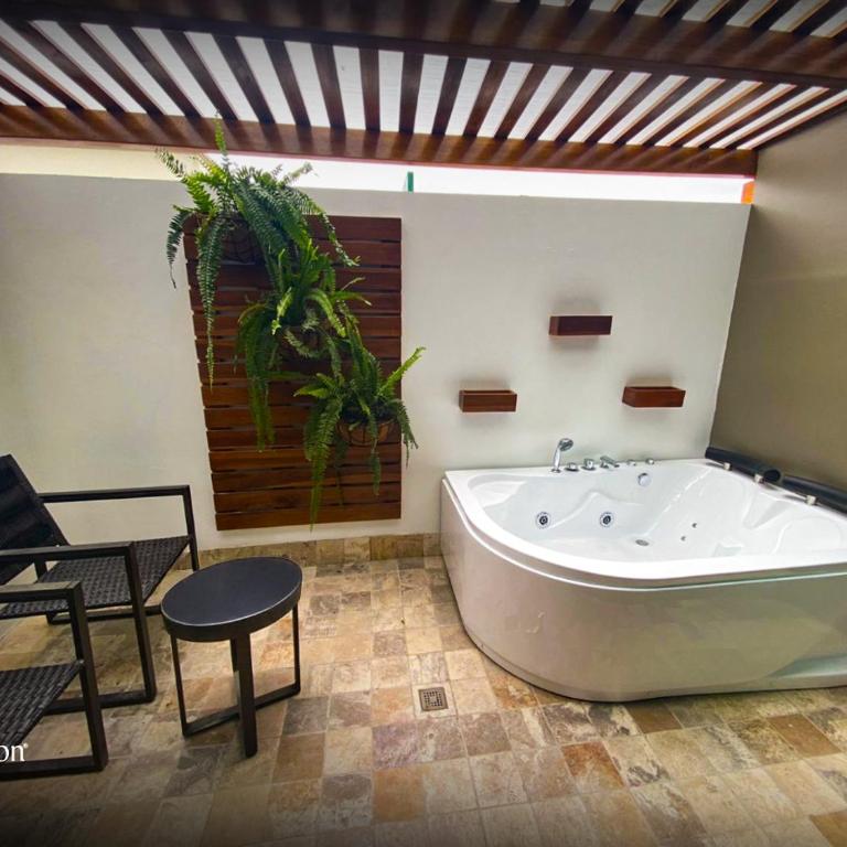 Hotel Poseidon - Double Room with Balcony - 6