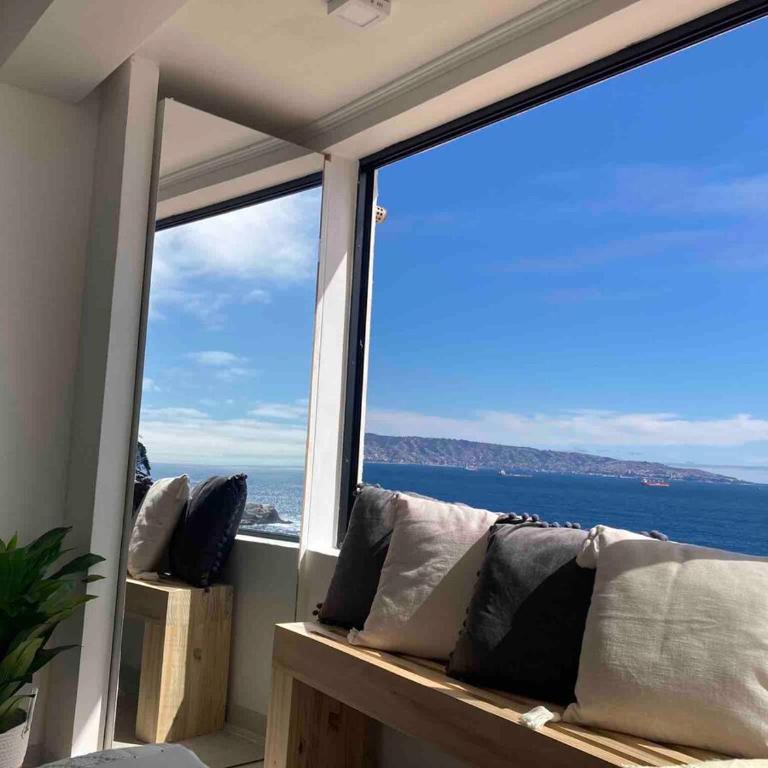 Hermoso departamento con vista al mar - Three-Bedroom Apartment - 8