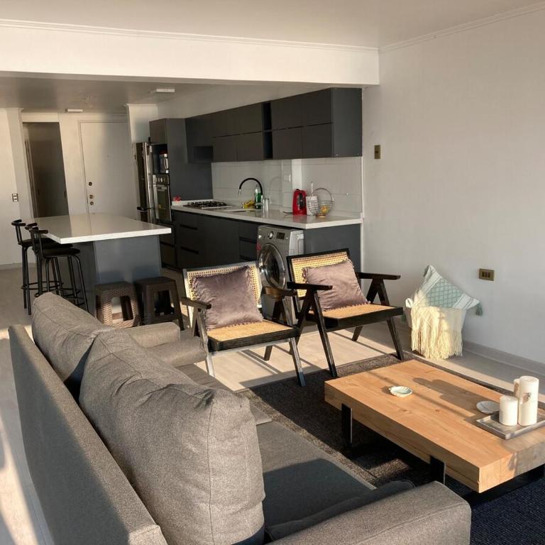 Hermoso departamento con vista al mar - Three-Bedroom Apartment - 21