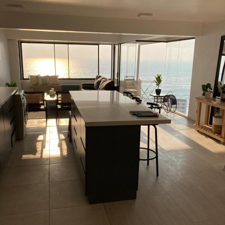 Hermoso departamento con vista al mar - Three-Bedroom Apartment - 24