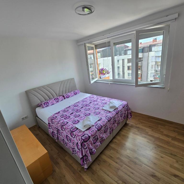 The Urbanite - One-Bedroom Apartment - 2