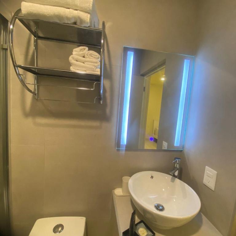 Flower's Staycation at Downtown Tijuana - One-Bedroom Apartment - 11