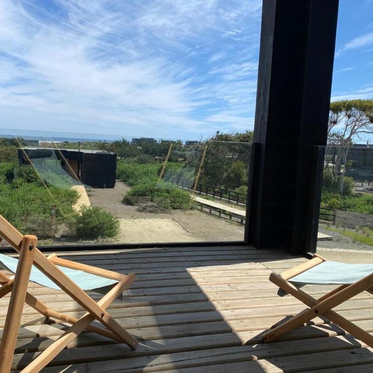 Calm and beautiful beach - Three-Bedroom House - 8
