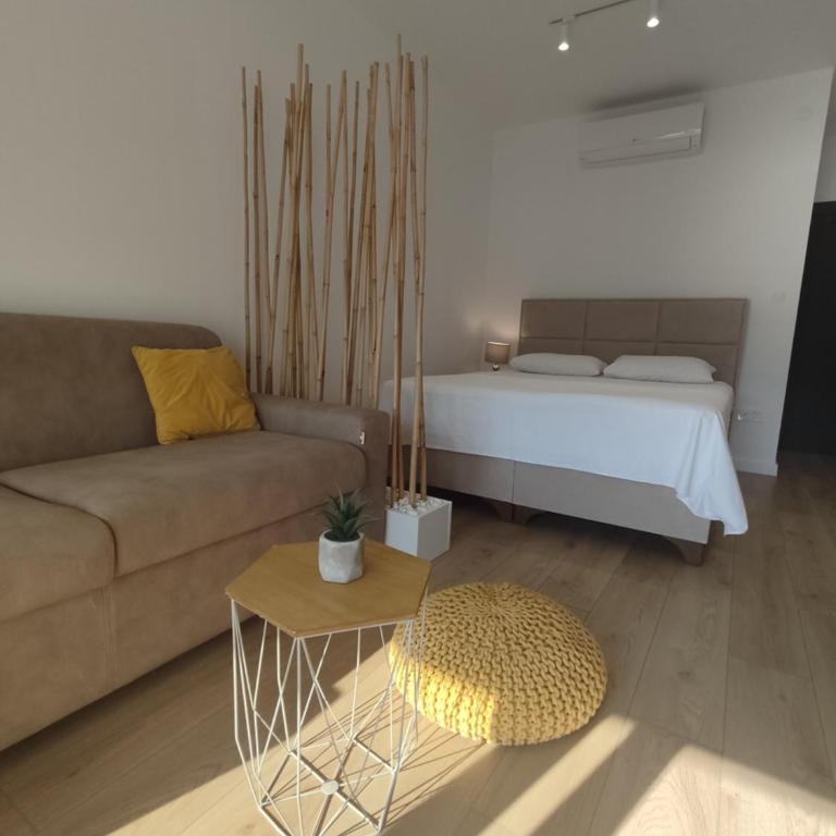 Pearl Shell Apartments - Studio Apartment with Sea View - 11