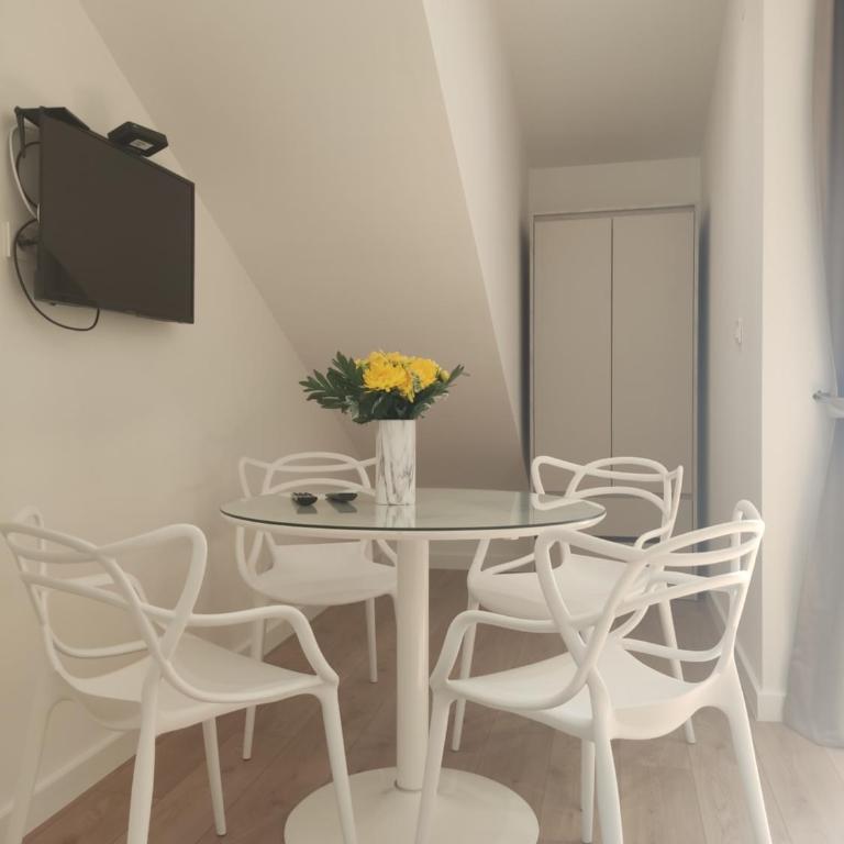 Pearl Shell Apartments - Studio Apartment with Sea View - 12
