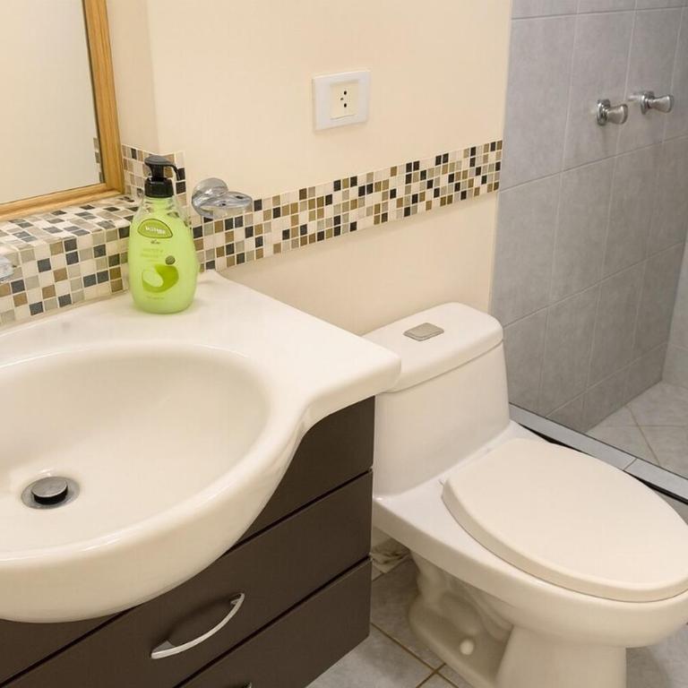 Bella vista al mar y Larcomar - Miraflores - Three-Bedroom Apartment - 35