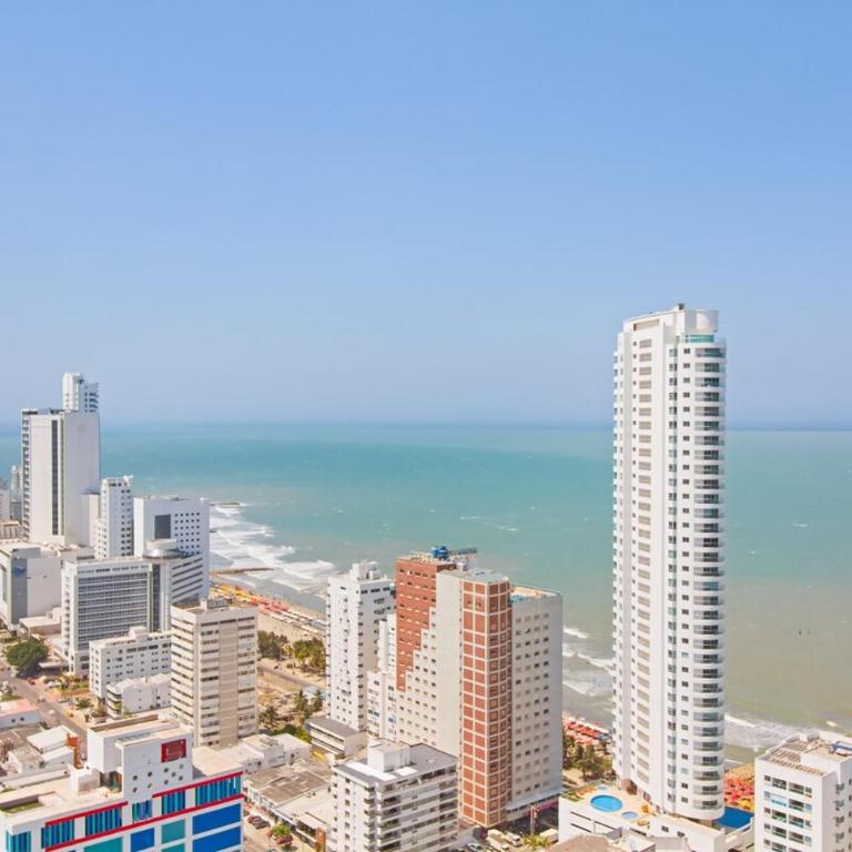 Fully furnished apartment, floor 33, with sea view - Three-Bedroom Apartment - 6