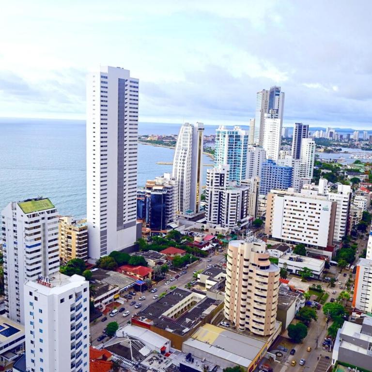 Fully furnished apartment, floor 33, with sea view - Three-Bedroom Apartment - 13