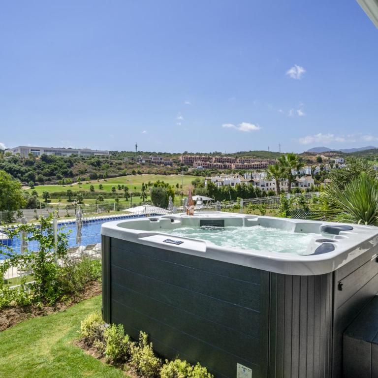 Fabuloso apartamento con jardín privado y jacuzzi. - Apartamento con vistas a la piscina - 42